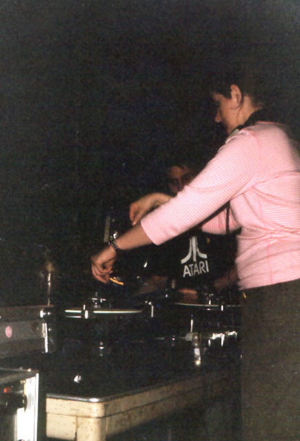 emma checks da decks